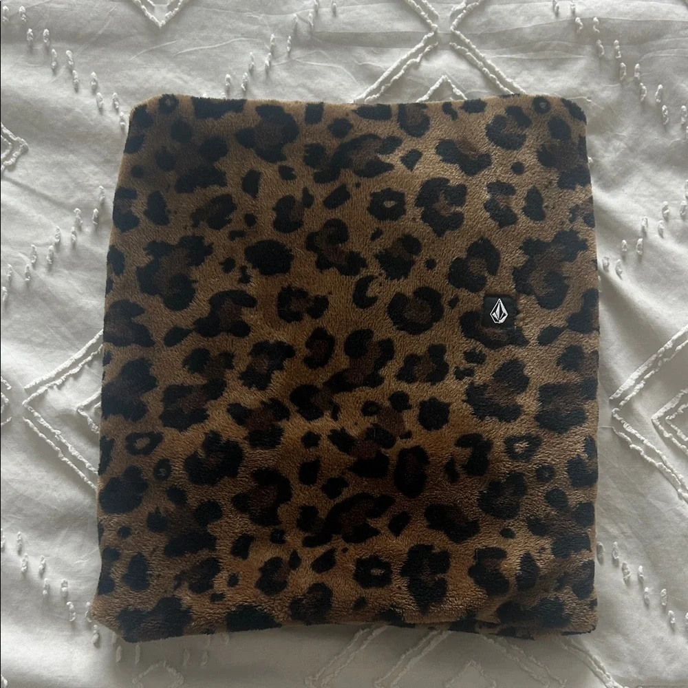 Volcom Leopard Print Fleece Neck Warmer